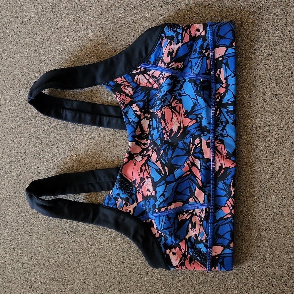 NWOT LULULEMON SPORTS BRA